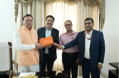 मुख्यमंत्री श्री पुष्कर सिंह धामी से मुख्यमंत्री आवास में सम्पर्क फाउंडेशन के संस्थापक चेयरमैन श्री विनीत नायर ने भेंट की।